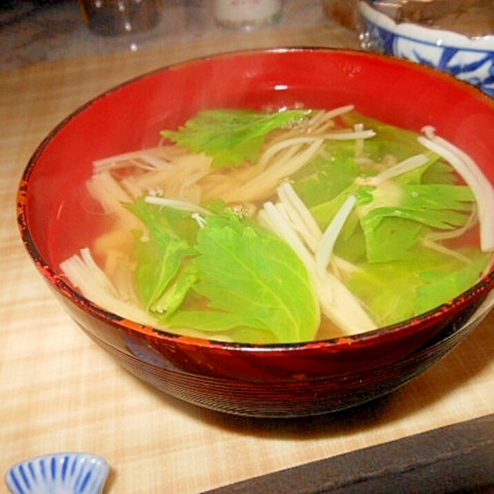 簡単 エノキとセロリ葉の汁物 レシピ 作り方 By アルプスの乙女 楽天レシピ